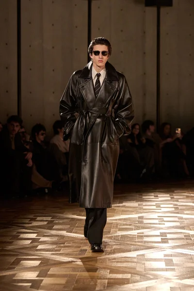 Look 27